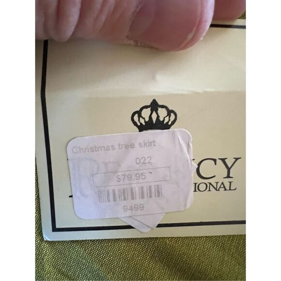 New Regency International Christmas Tree skirt and Table Runner Bright Green wit - Picture 4 of 8